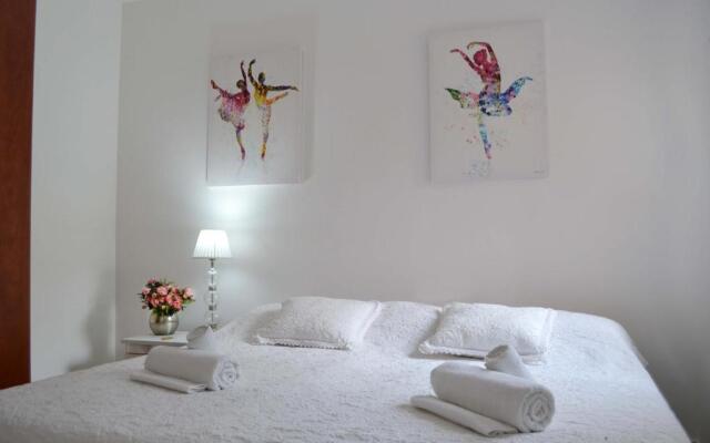 Beautiful Modern 3 Bdr Apartment #E3