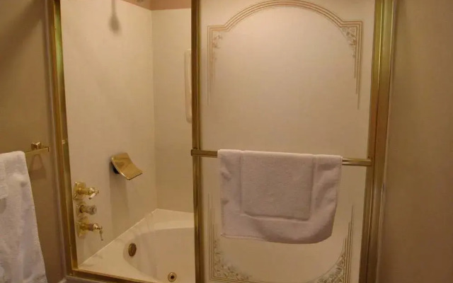 Brookside Walk In-Meadow Brook Resort