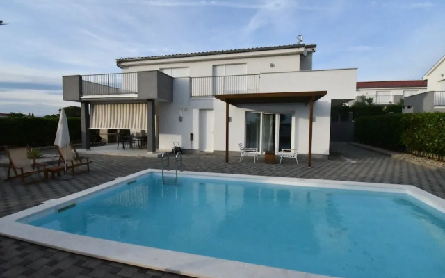 Luxury Escape With Swimming Pool & Modern Design