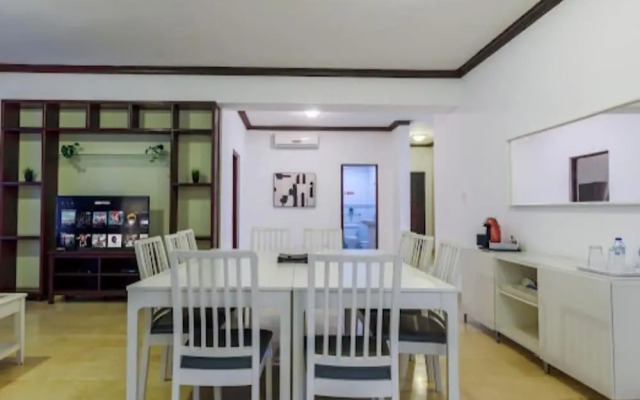 Apartment in Piantini Sleeps 12