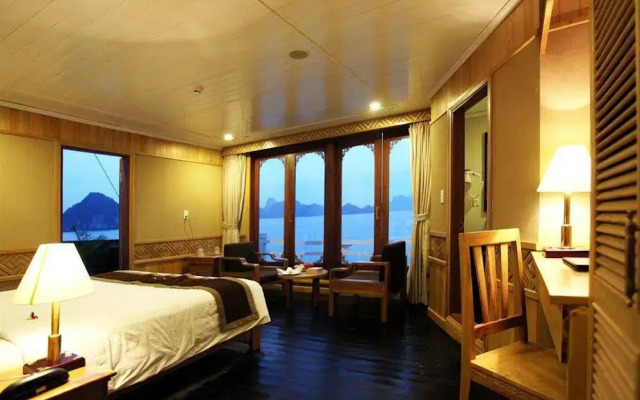Pelican Halong Cruise