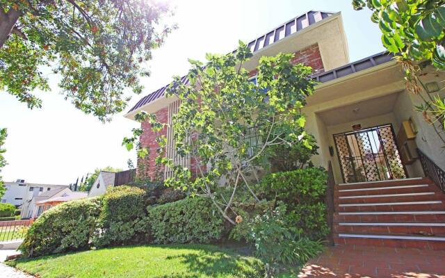 Cozy New Town House Glendale