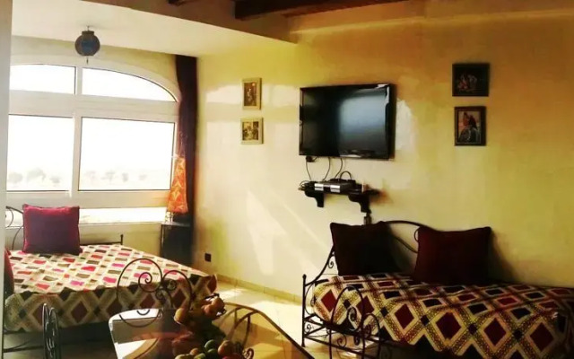 Luxury and Charm Apartment