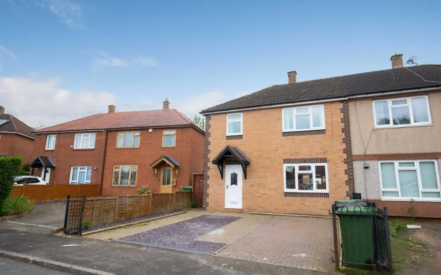 Host Stay Carlisle Road House