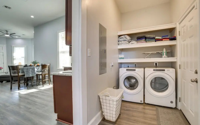 2 Mi to French Quarter: Walkable Nola Home