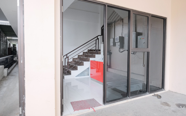RedDoorz near Kota Tua 2