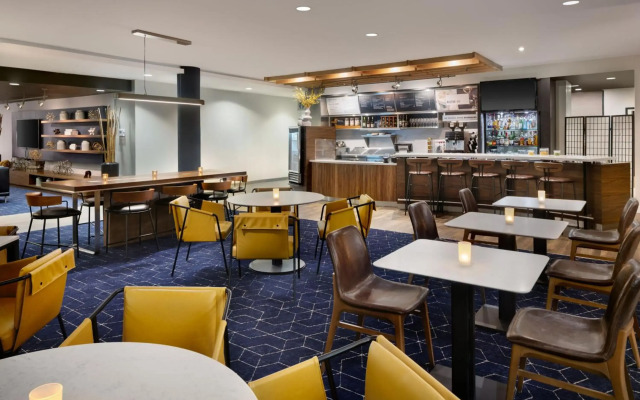Courtyard by Marriott Edison Woodbridge