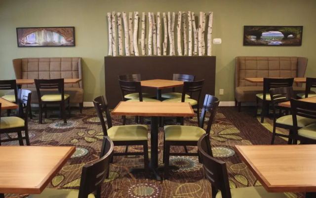 Holiday Inn Express Munising-Lakeview by IHG