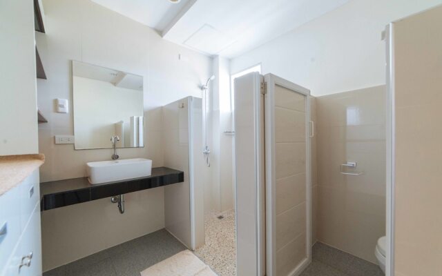 Reddoorz Premium @ Guadalupe Village