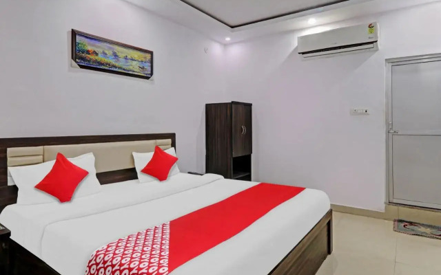 Collection O 80576 Hotel A-One Unit Of Fantail Hospitality