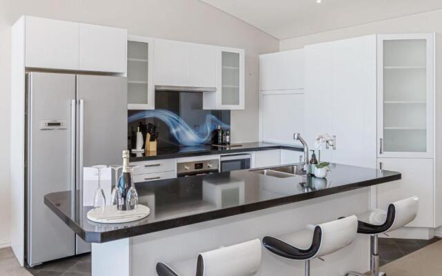 Luxury 3Br, 1.5 Bath Penthouse With Fabulous Views