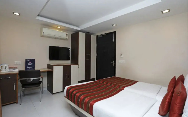 Oyo 10937 Hotel Balsons Continental