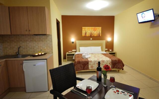 Faros Luxury Suites & Restaurant