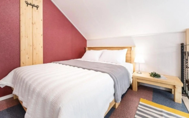 Hadong Jayeonaega Pension