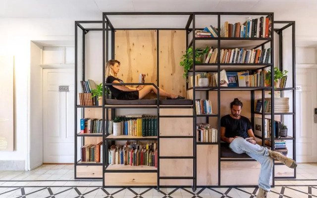 THE GUTMAN TLV - Neve Tzedek