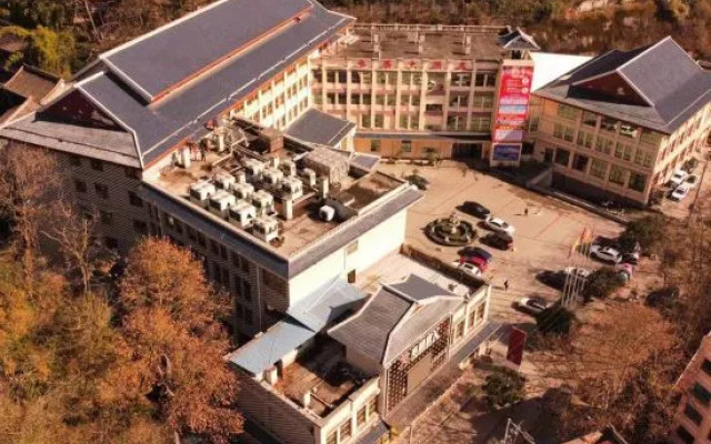 Chonpines Hotels·Qianxi Shuixi