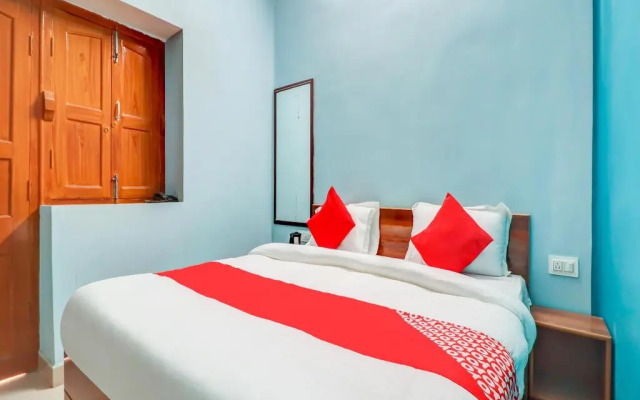 OYO Flagship 80502 Hotel Triveni