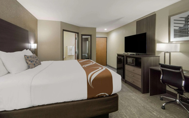 Quality Inn & Suites Roanoke - Fort Worth North
