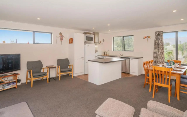 Manuka Lodge - Tairua Holiday Home