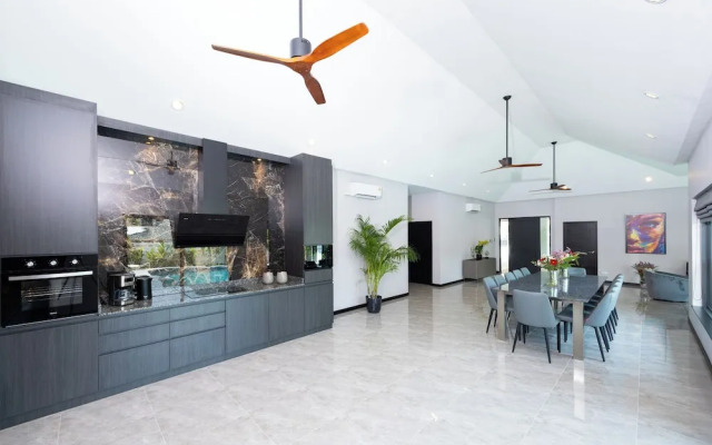 Villa Waree minutes to City and Beach