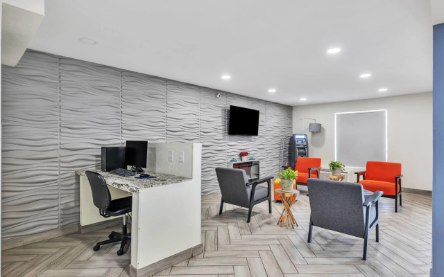 Super 8 by Wyndham Morganton