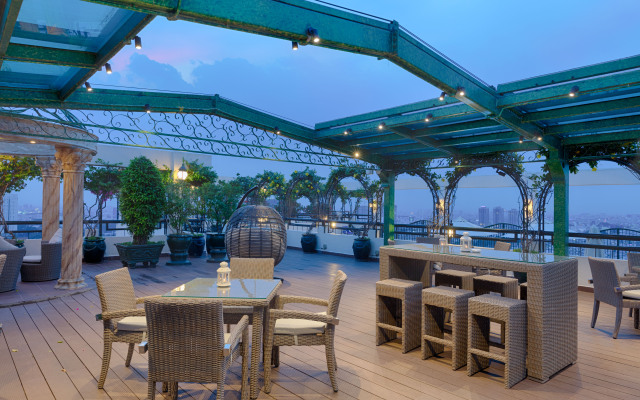 Windsor Plaza Hotel