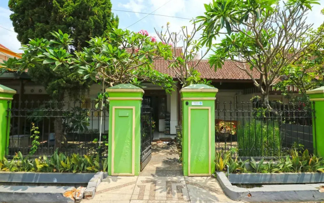 Rumah Larasati - Hostel