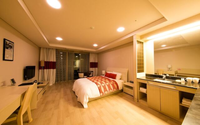 Jung-ang Hitz Condo