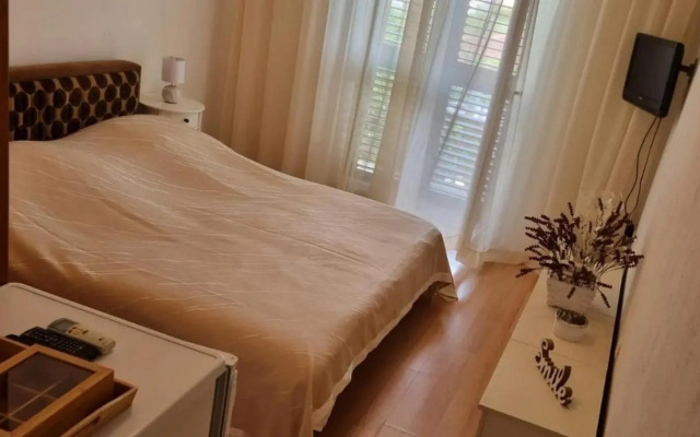Apartments and rooms with parking space Supetar, Brac - 5658