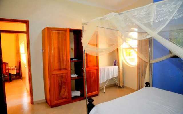 Victoria Lake View Guest House & Safaris