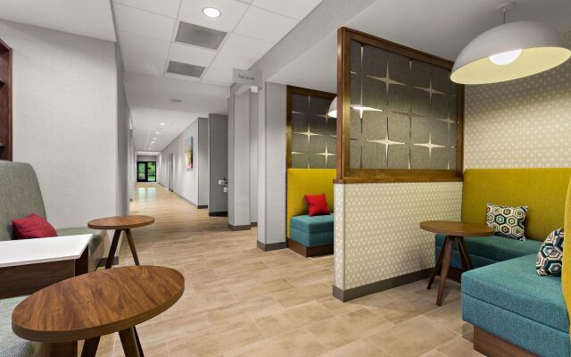 Hampton Inn & Suites Ruskin I-75