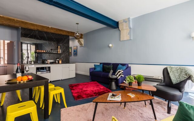 Luxury 3 Bedroom 2 Bathroom Loft - Louvre Museum