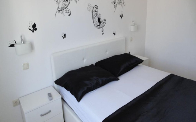 Slava - Cosy Apartments for 2 Person - A5 - Crni