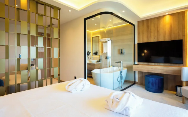 Premier Lounge Hotel