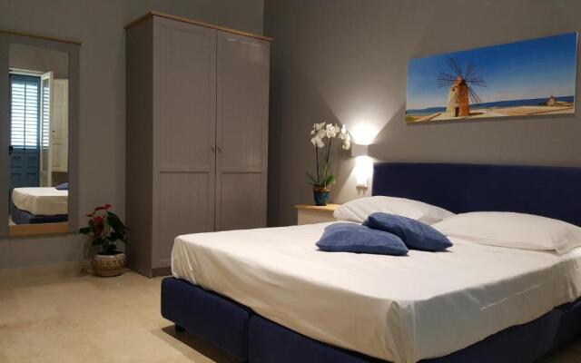 ZIBIBBO SUITES & ROOMS - Aparthotel in Centro Storico a Trapani