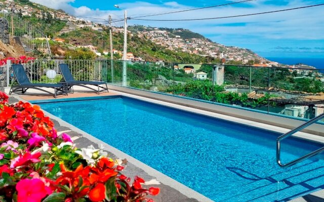 Premium Contemporary Villa, Panoramic View Over Funchal And The Sea | Grandview