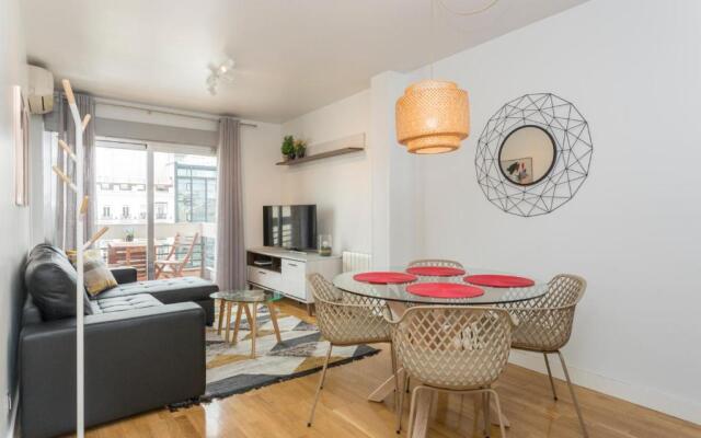 Cozy studio overlooking Pedro Zerolo Square