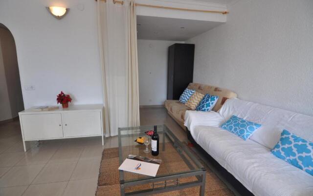 RNET - Rhc - 2101 - Rosas Holiday Center