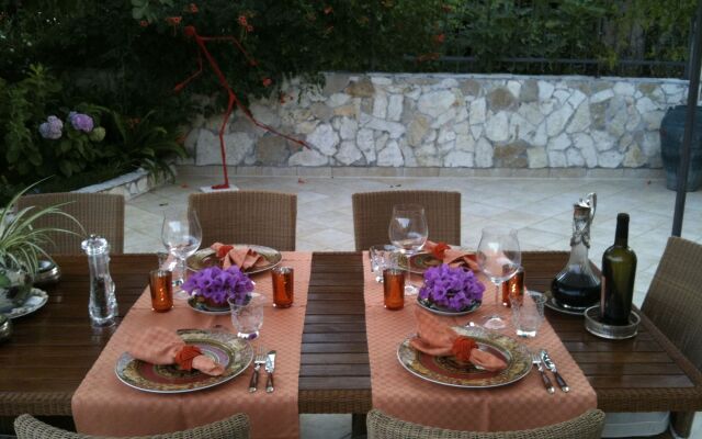 Villa Almadria Luxury Bed & Breakfast