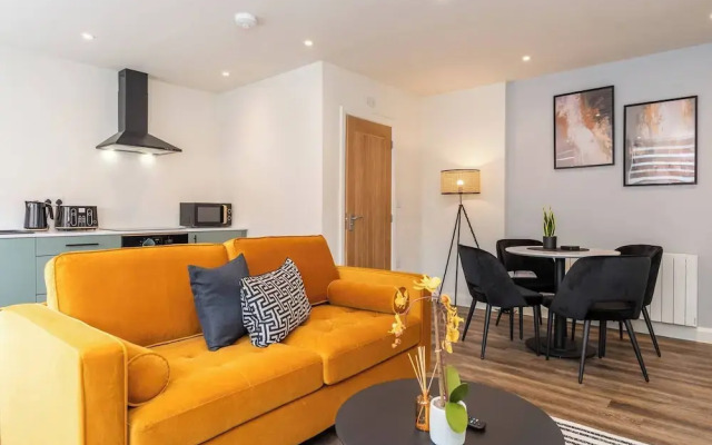 Aurum 6 - Chic 1BR Stay by DMU & City Centre