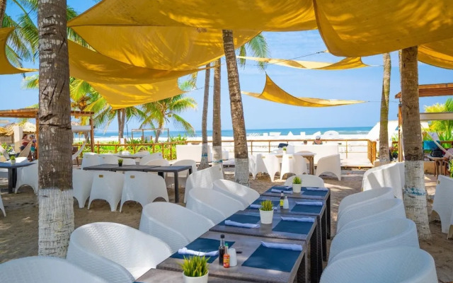 Izalco Hotel & Beach Resort