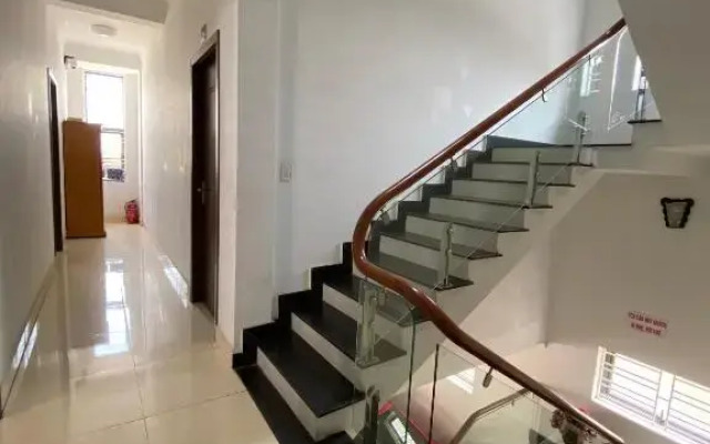 Nhà Nghi Manh Bình