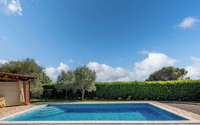 Tiny House With Private Pool Kostrena