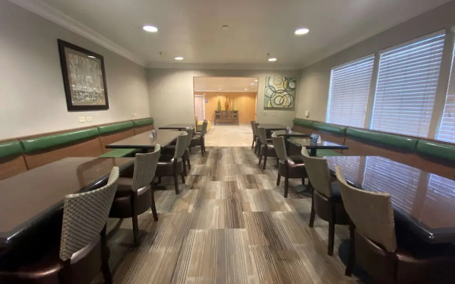 Surestay Hotel by Best Western Ontario Airport
