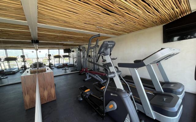 Hive Cancun by G Hotels