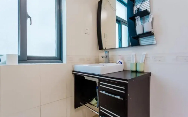 Locals Boutique Apartment Jida No.4