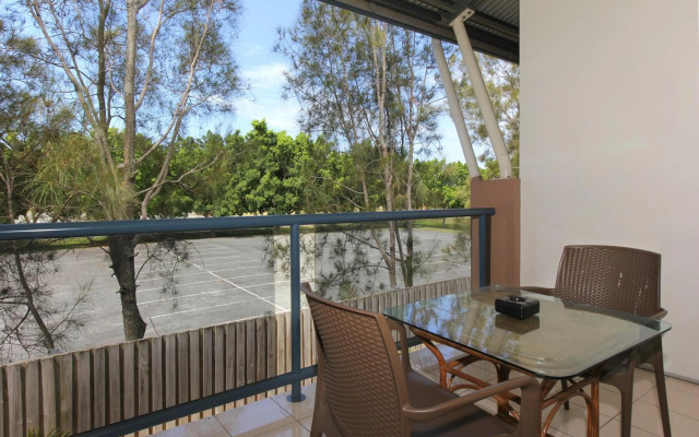 Novena Palms Motel