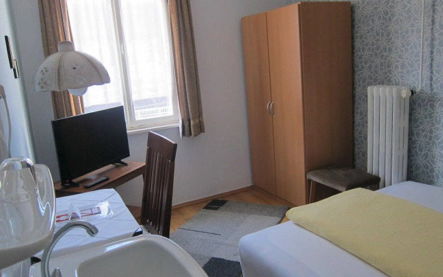 Pension Sonne Bed & Breakfast