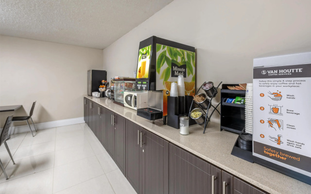 SureStay by Best Western Kemptville.