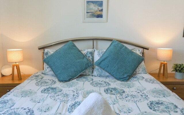 Crows Nest - Rhosneigr